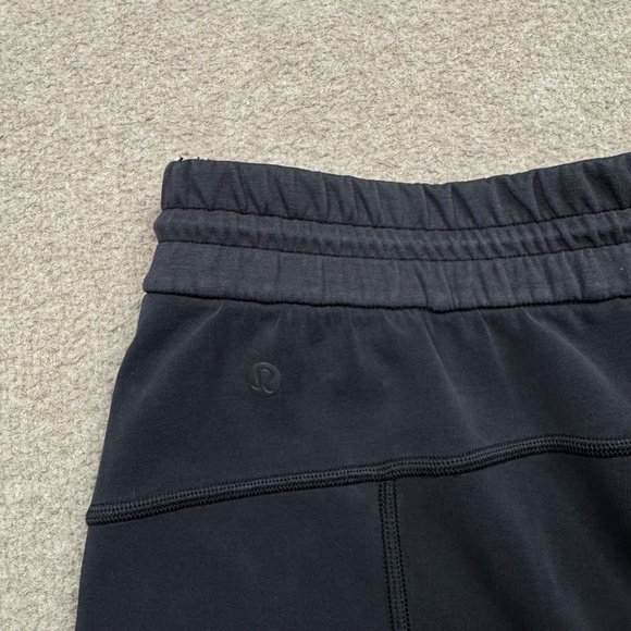Lululemon Sweat Shorts Women's Size 6 Black Active Performance - Picture 7 of 7